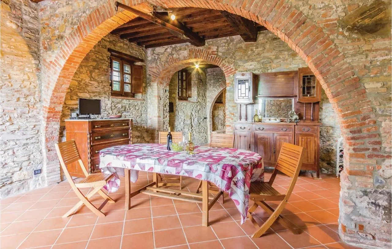 Beautiful Home In Pieve A Elici -Lu- With Kitchen Massarosa